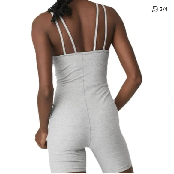 Alo Yoga Suns Out Onesie Romper One Piece Athletic Heather Grey Gray 5” Sz XS - Picture 3 of 10